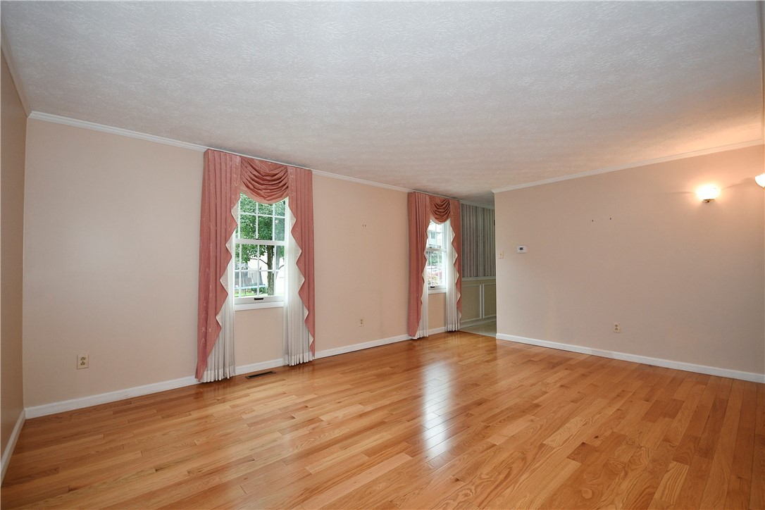 185 HAZELWOOD DR