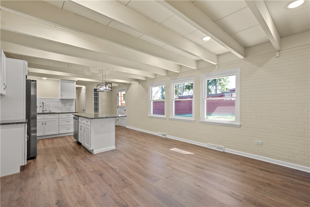 27 N JOHNSON RD