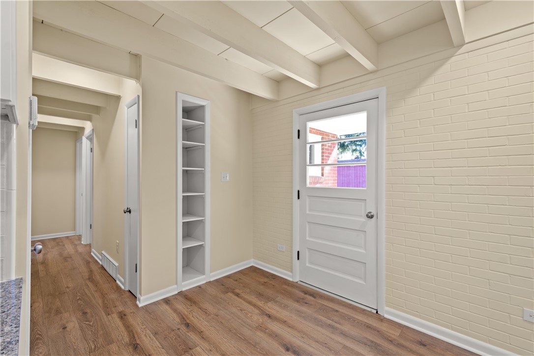 27 N JOHNSON RD