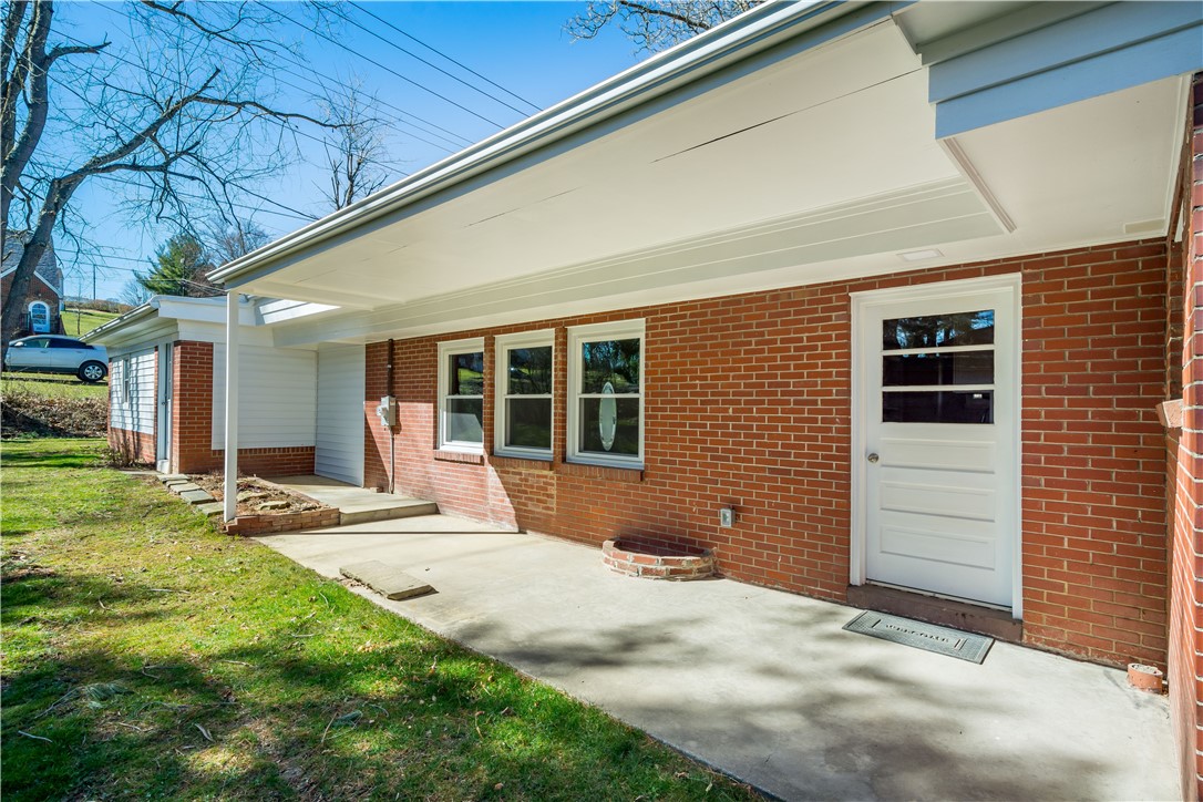 27 N JOHNSON RD