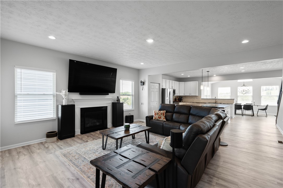 441 GARDENIA DRIVE