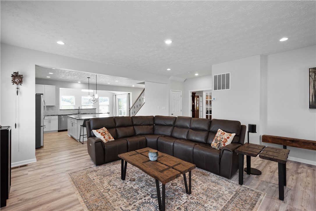 441 GARDENIA DRIVE