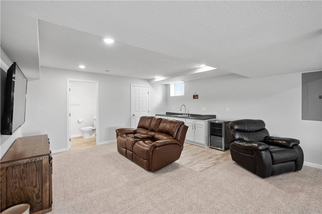 441 GARDENIA DRIVE