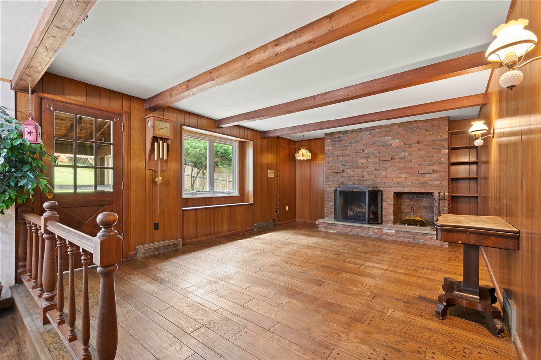 60 FAIRHILL DR