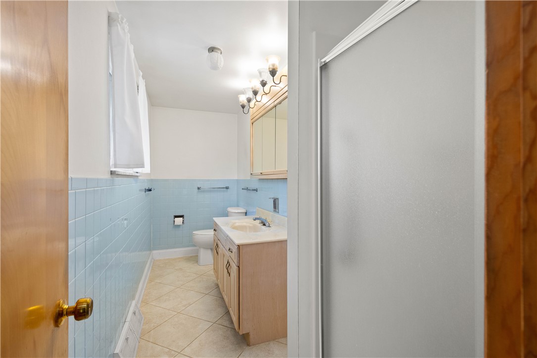 60 FAIRHILL DR