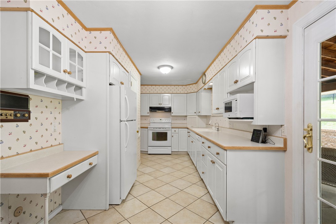 60 FAIRHILL DR