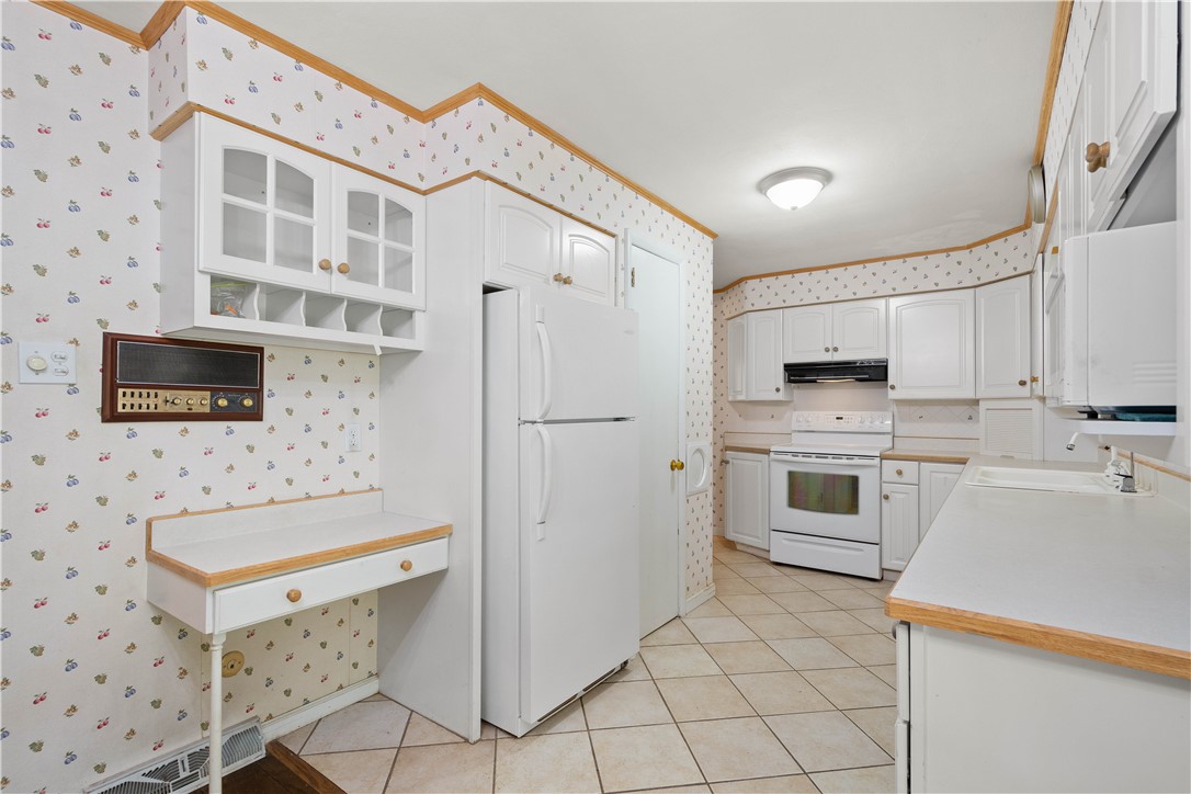 60 FAIRHILL DR