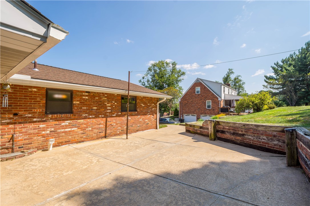 177 E Highland Dr