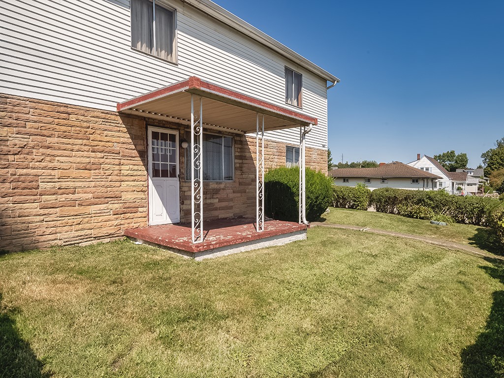 2130 W Pike