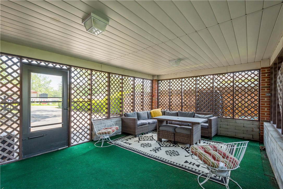 214 ROSS STR
