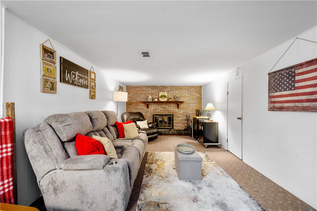 214 ROSS STR