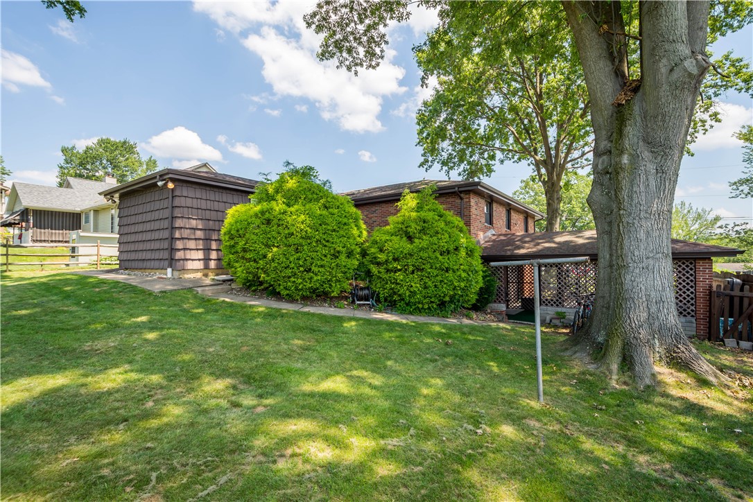 214 ROSS STR
