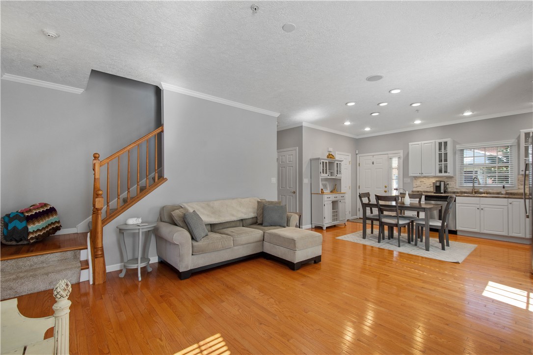 112 BAYBERRY CT