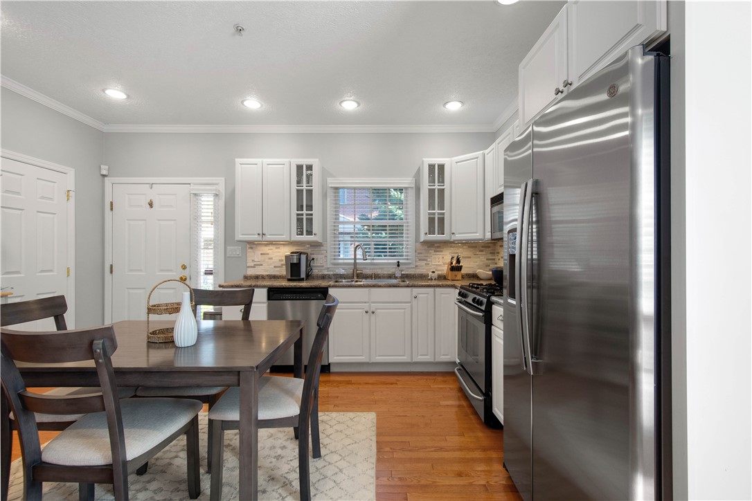 112 BAYBERRY CT