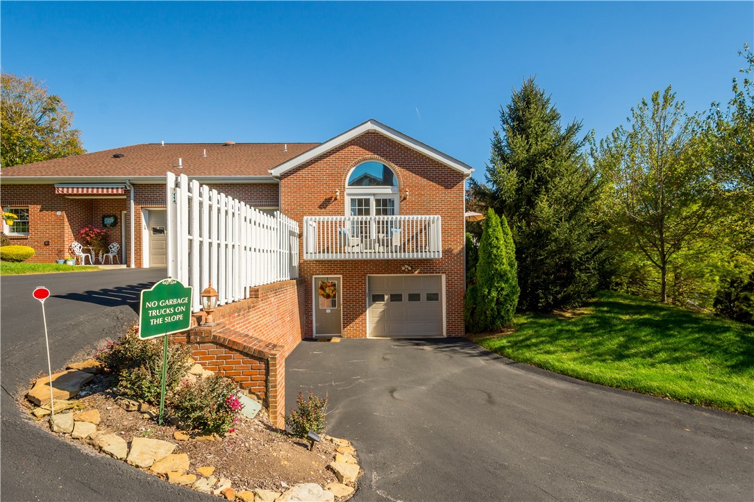 112 BAYBERRY CT