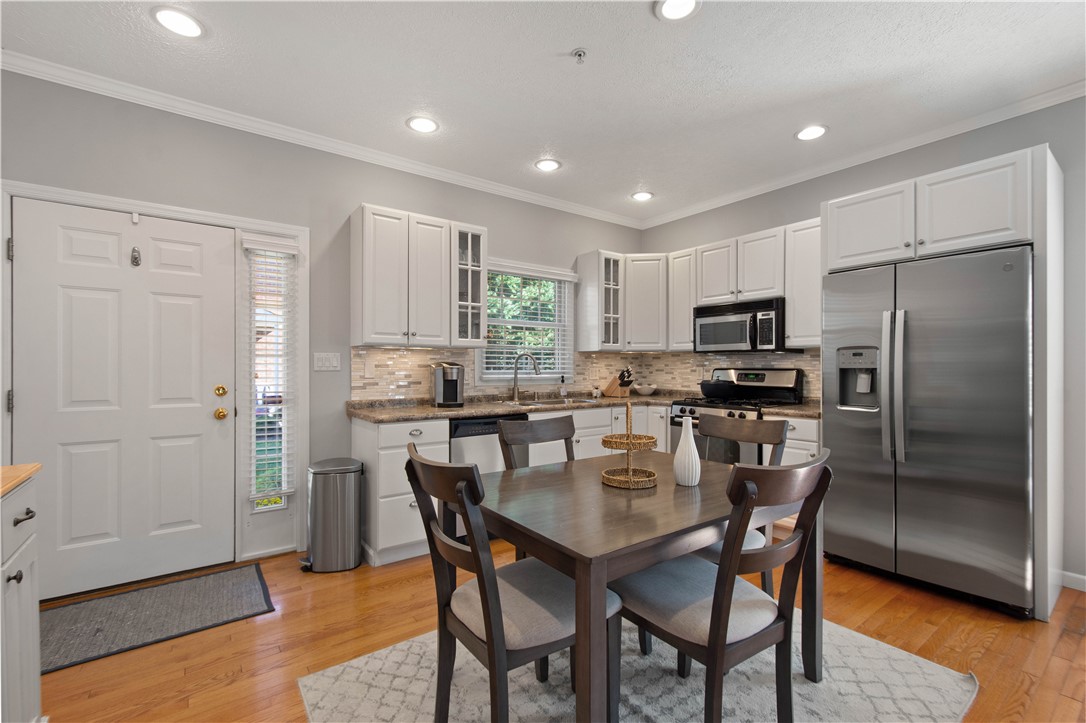 112 BAYBERRY CT