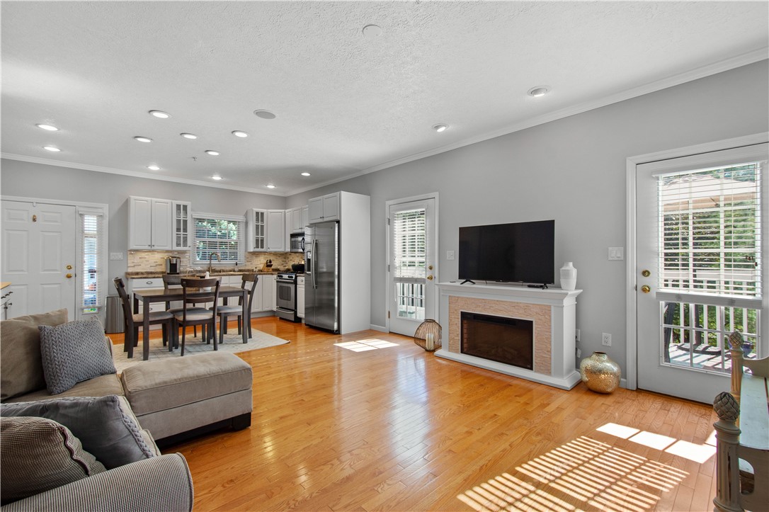 112 BAYBERRY CT
