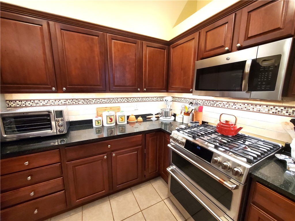 252 FAIR MEADOW DRIVE