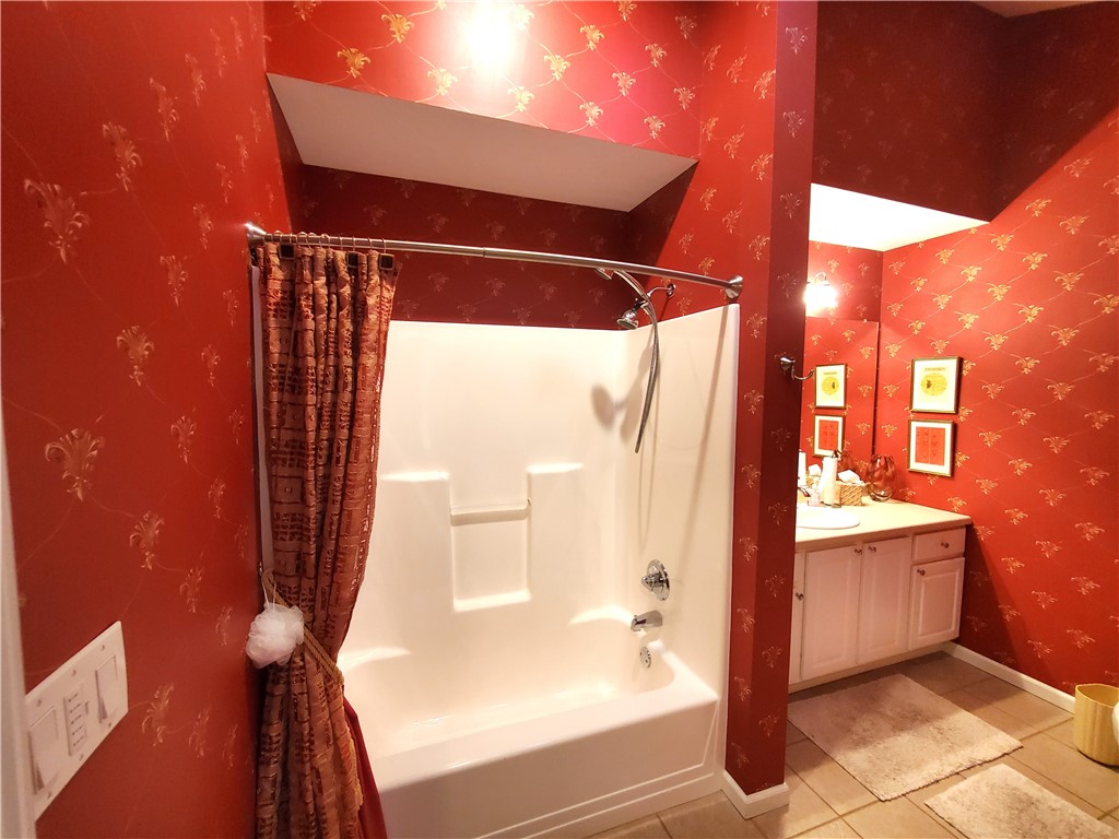 252 FAIR MEADOW DRIVE