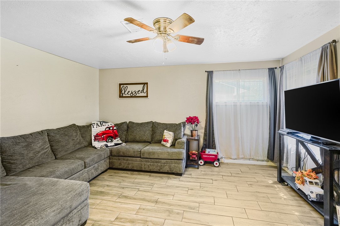 10750 Kingwood Dr