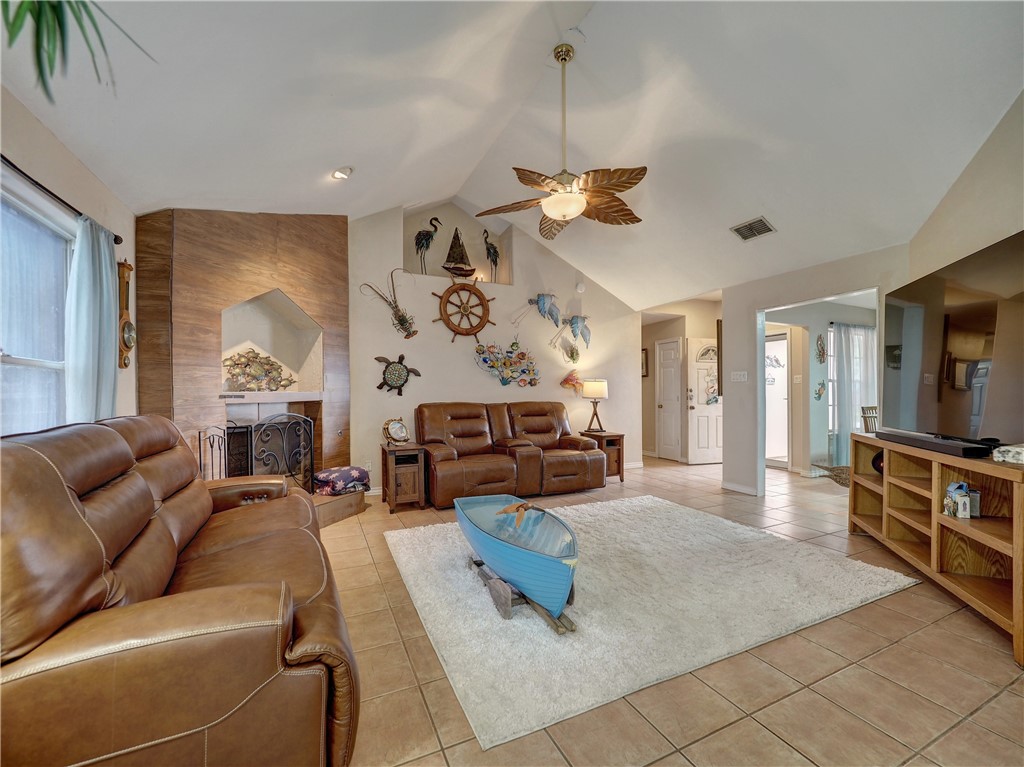13925 Primavera Dr