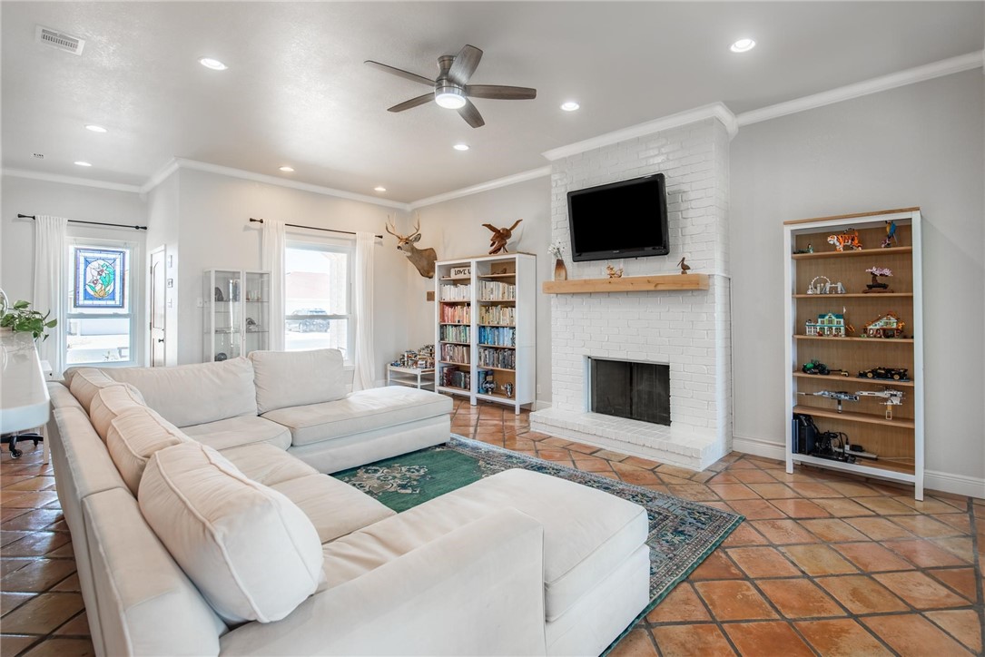 16118 Broomsedge St