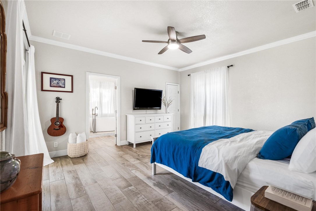 16118 Broomsedge St