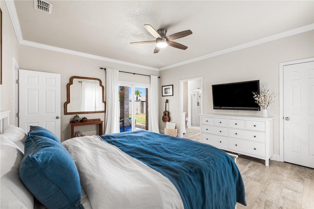 16118 Broomsedge St