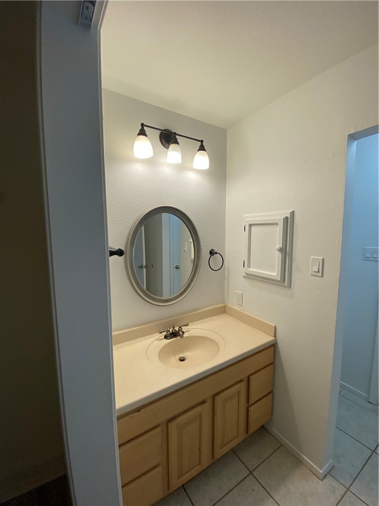 313 Easy St A