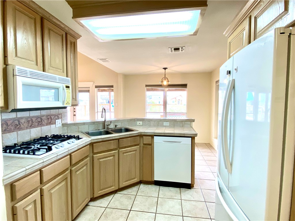 13937 Blackbeard Dr