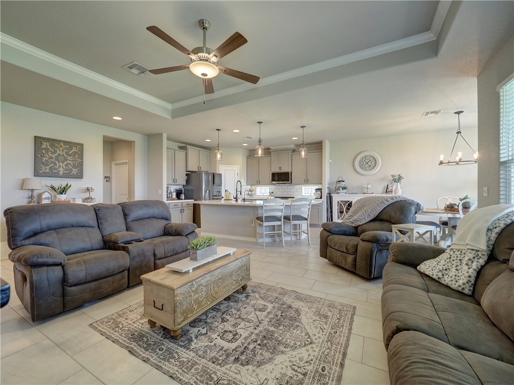 1725 Dr Ben Vela Dr