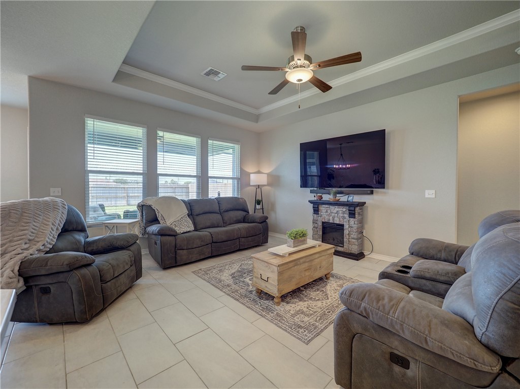 1725 Dr Ben Vela Dr