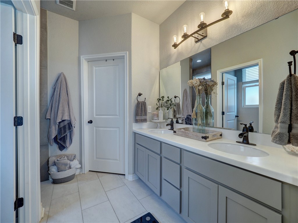 1725 Dr Ben Vela Dr