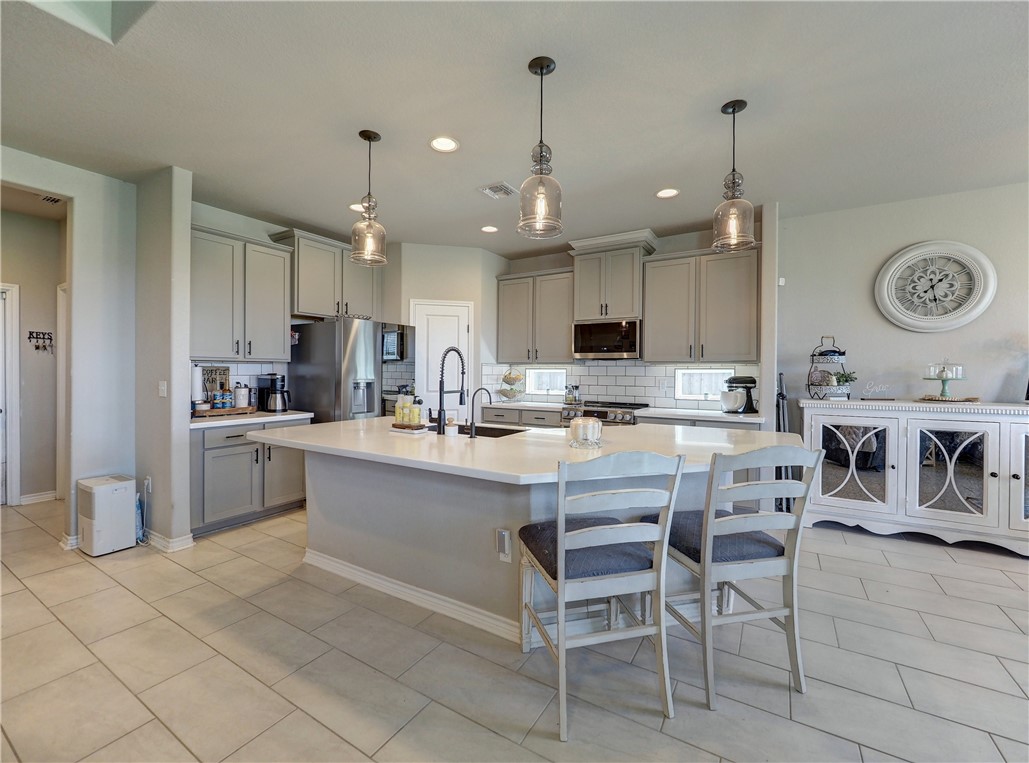 1725 Dr Ben Vela Dr
