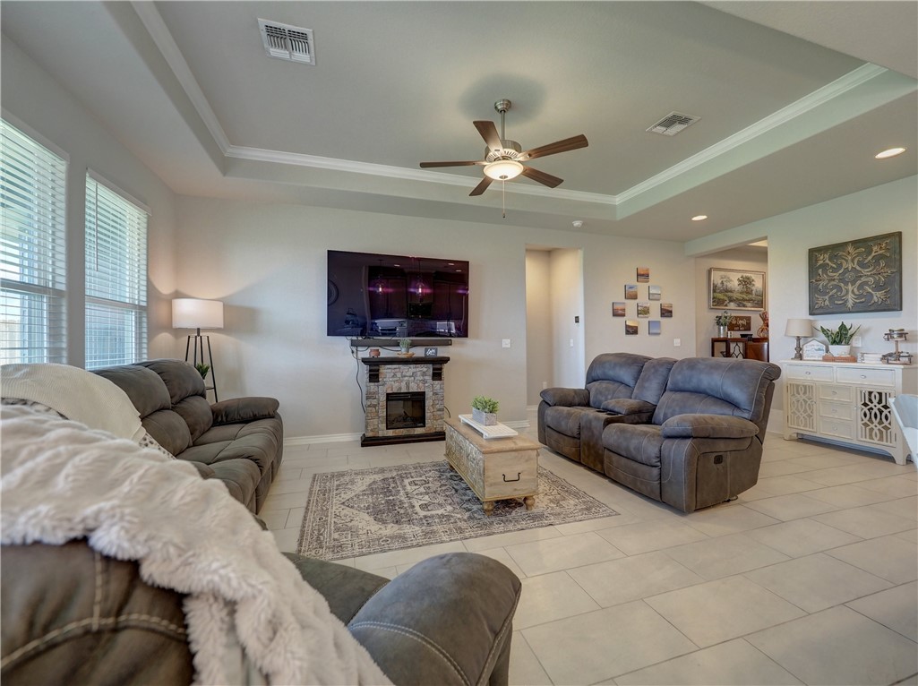 1725 Dr Ben Vela Dr
