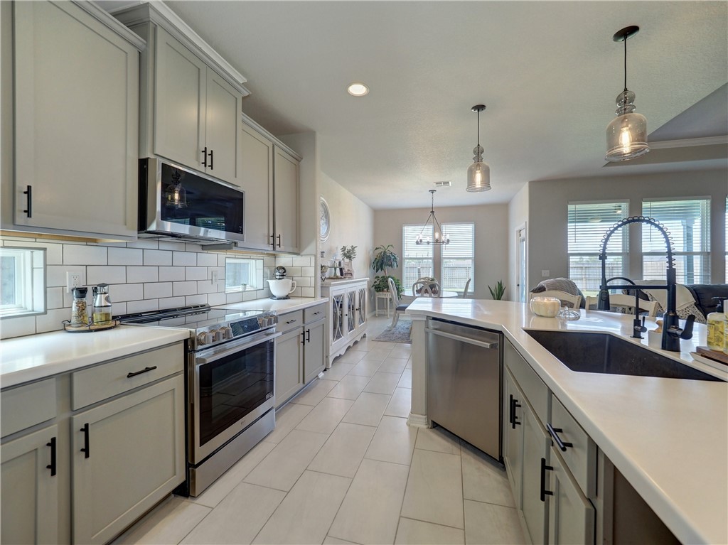 1725 Dr Ben Vela Dr