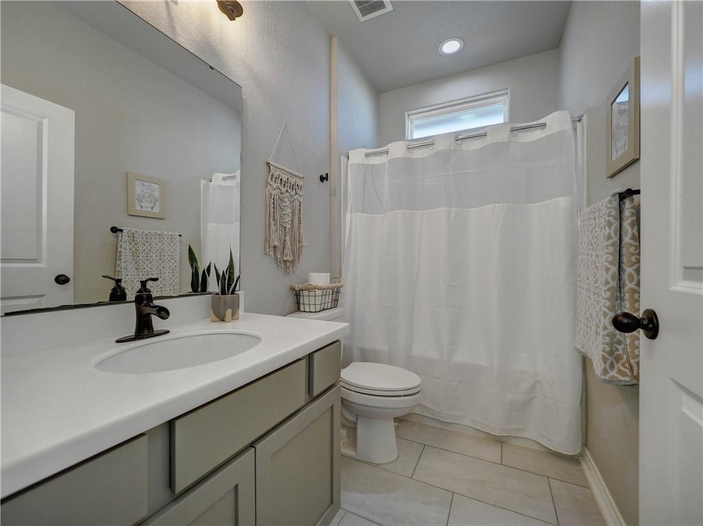 1725 Dr Ben Vela Dr