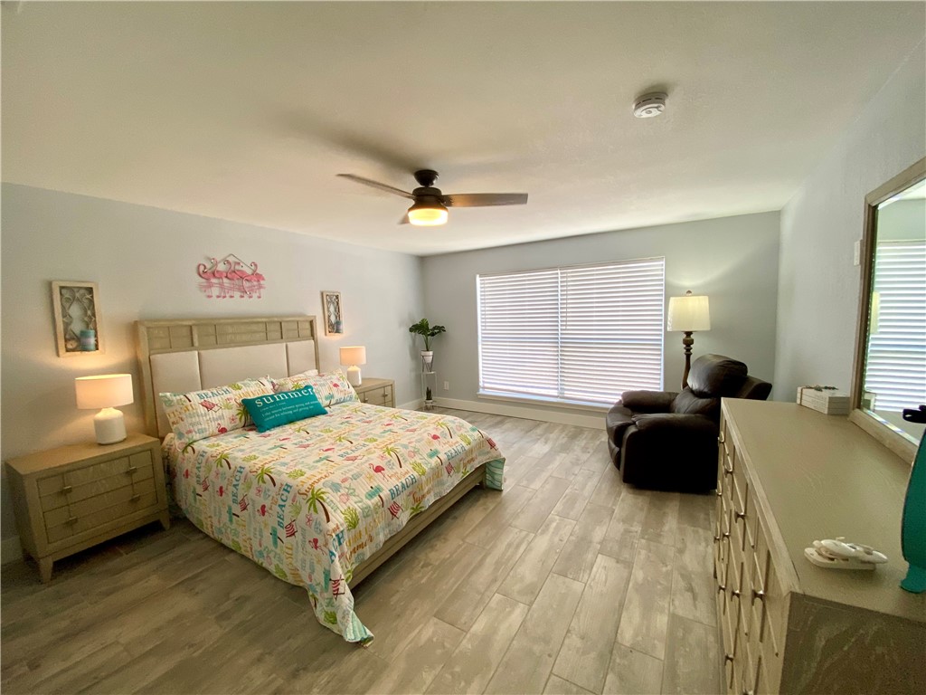 13846 Eaglesnest Bay Dr