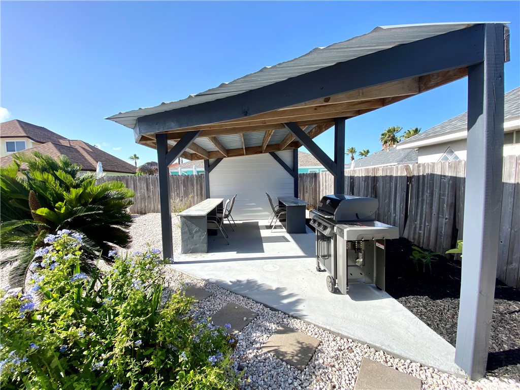 13846 Eaglesnest Bay Dr