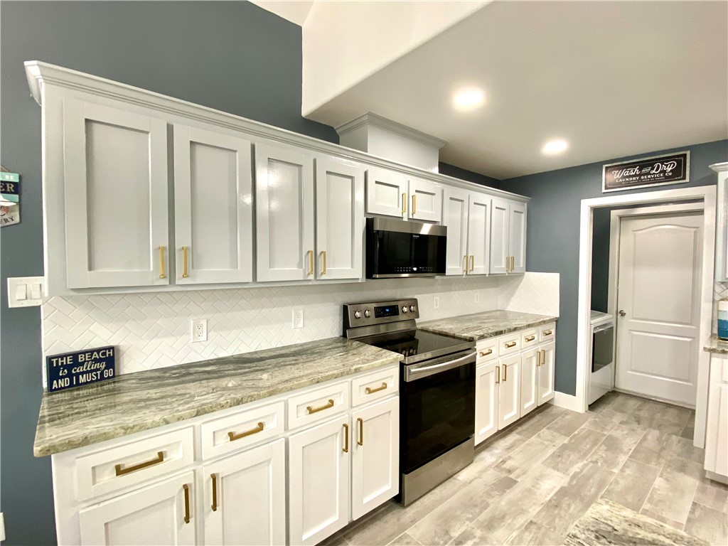 13846 Eaglesnest Bay Dr