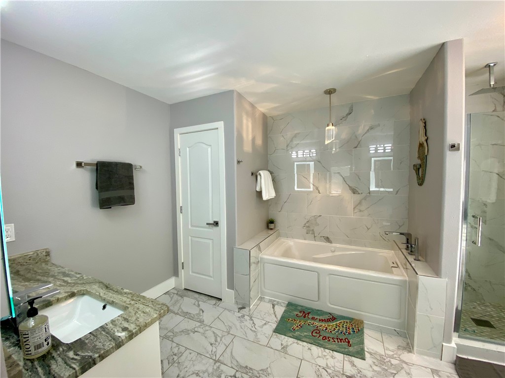 13846 Eaglesnest Bay Dr