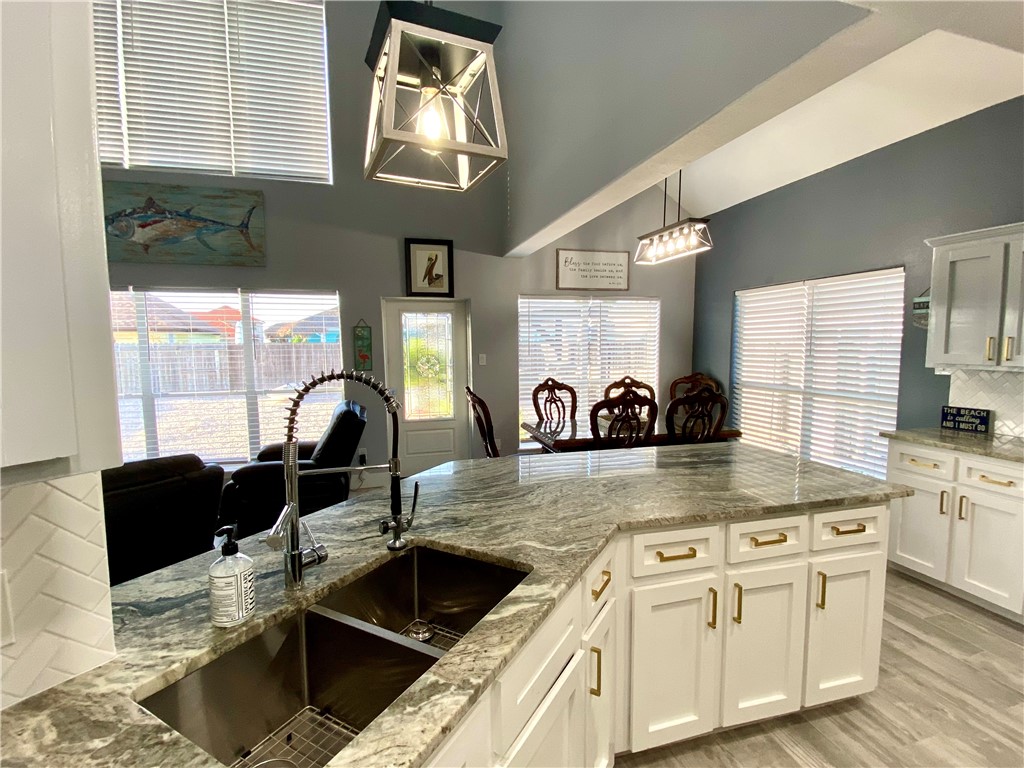 13846 Eaglesnest Bay Dr