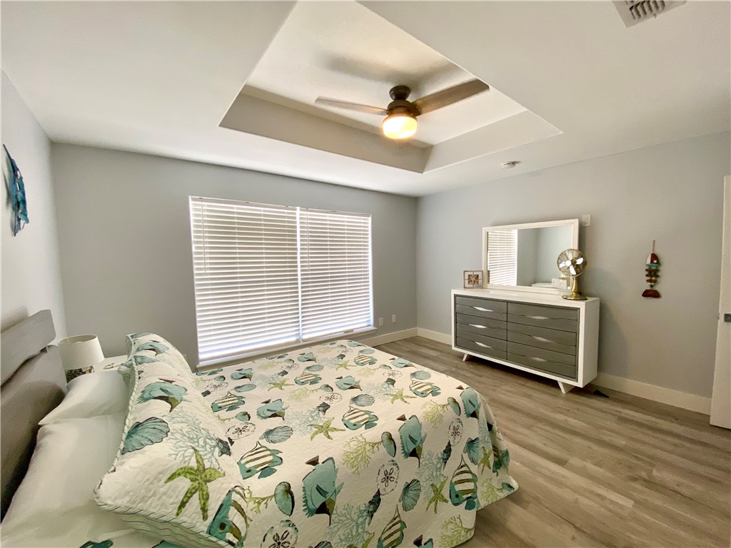 13846 Eaglesnest Bay Dr