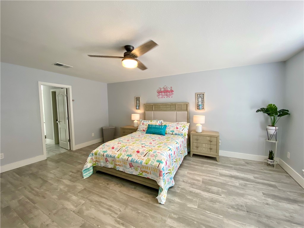 13846 Eaglesnest Bay Dr