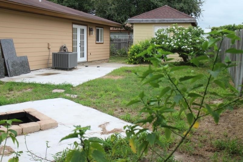 2806 Panay Dr