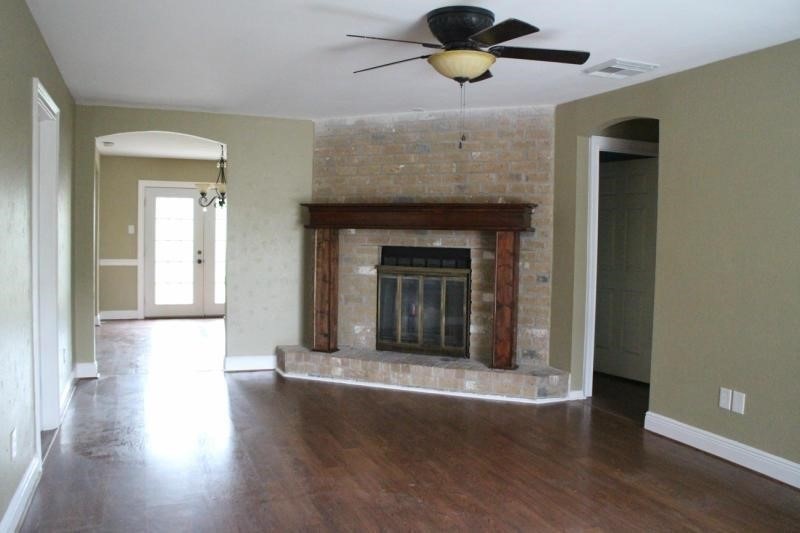 2806 Panay Dr