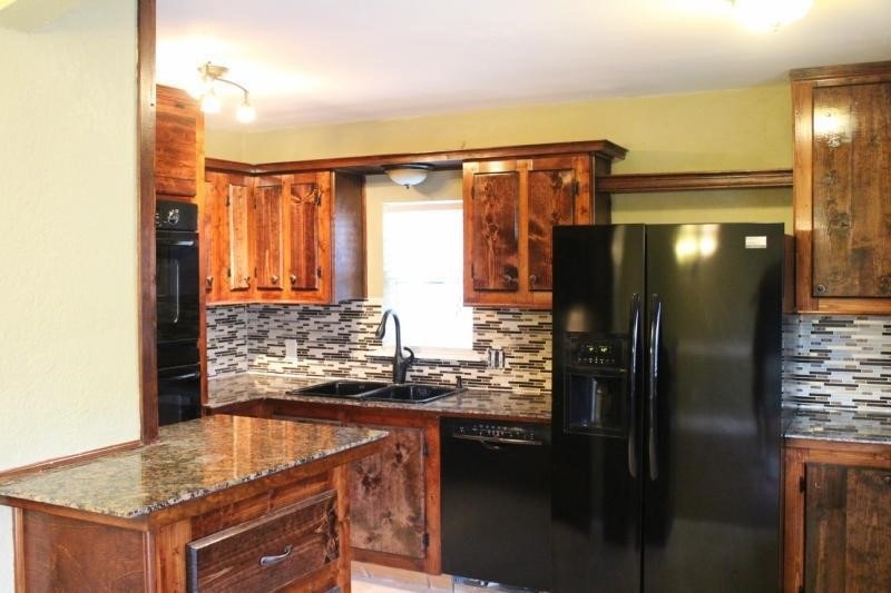 2806 Panay Dr