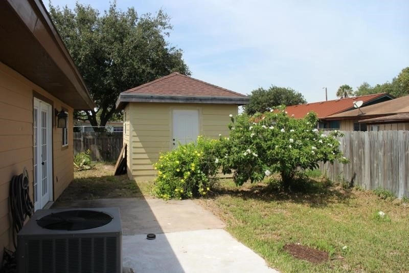 2806 Panay Dr