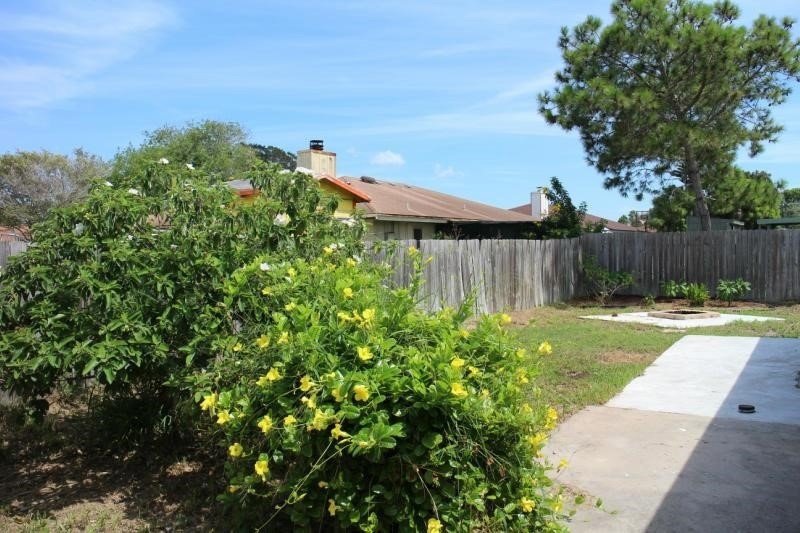 2806 Panay Dr