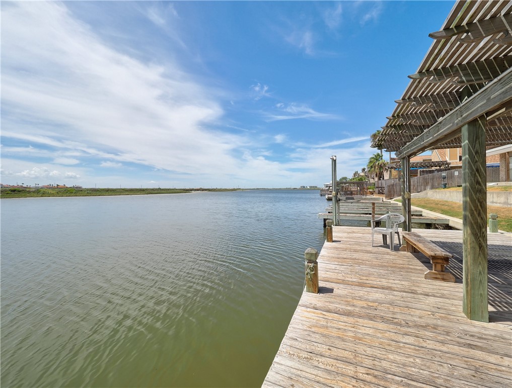 15225 Leeward Dr 8-A